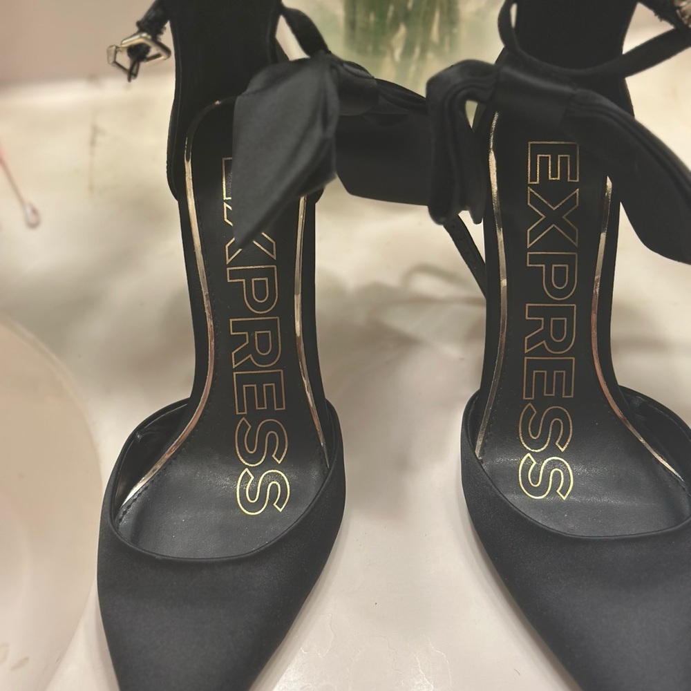 Express Sophisticated Black Bow Heels